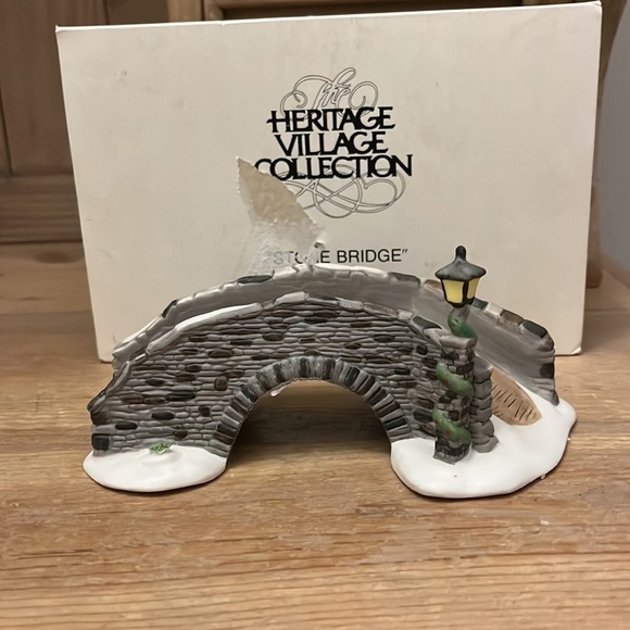 Dept 56 Stone Bridge Heritage Village Hand Painted Porcelain Retired - Picture 1 of 9